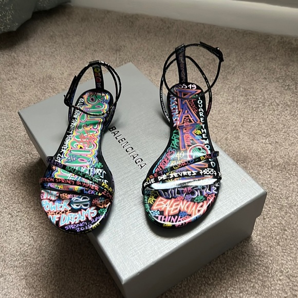 Balenciaga Sandals - Picture 1 of 2
